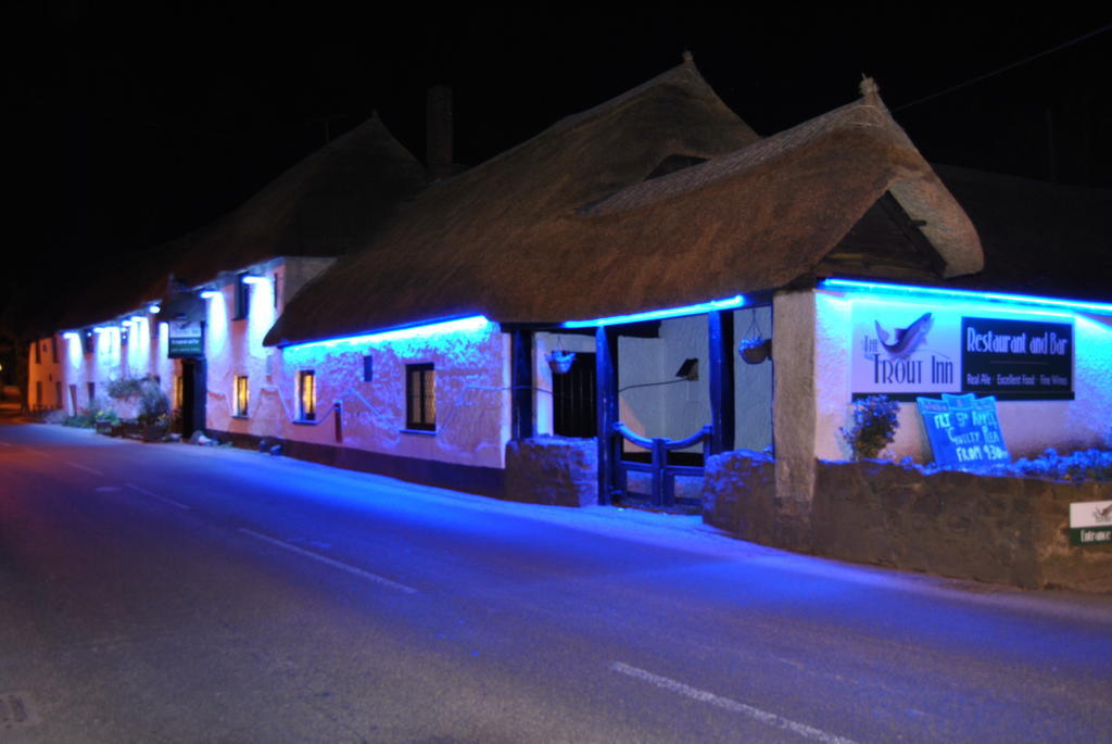 The Trout Inn Тивертон Экстерьер фото