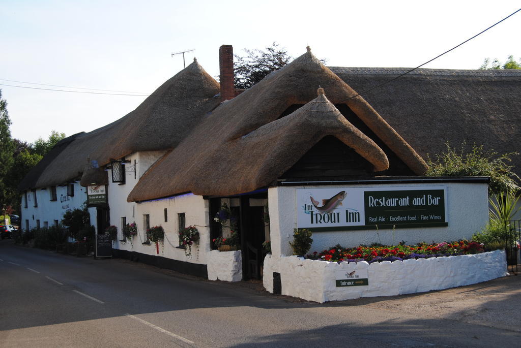 The Trout Inn Тивертон Экстерьер фото