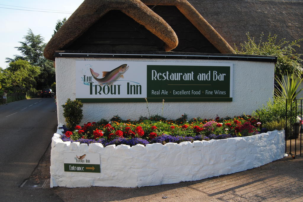 The Trout Inn Тивертон Экстерьер фото