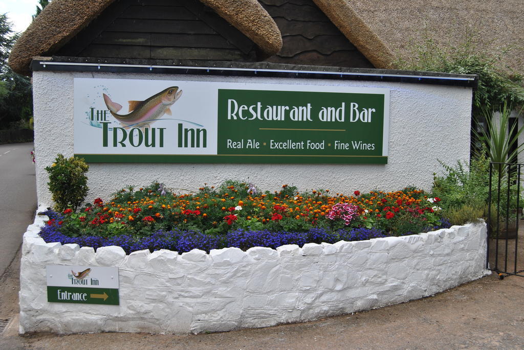 The Trout Inn Тивертон Экстерьер фото