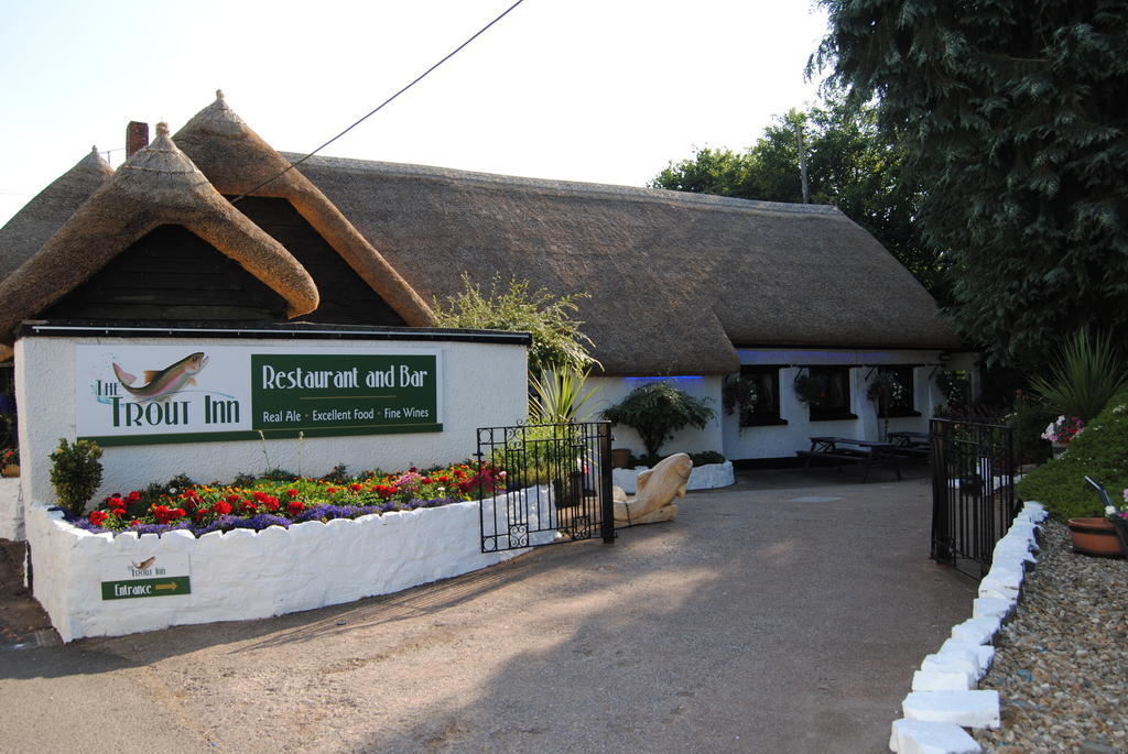 The Trout Inn Тивертон Экстерьер фото